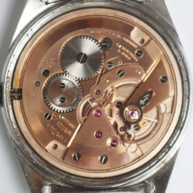 OMEGA SS トノー型スクリューバックケース「Geneve」手巻き SSメッシュ 